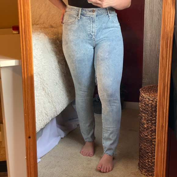 Abercrombie 'Simone' High Rise Ankle Jean - Picture 2 of 10